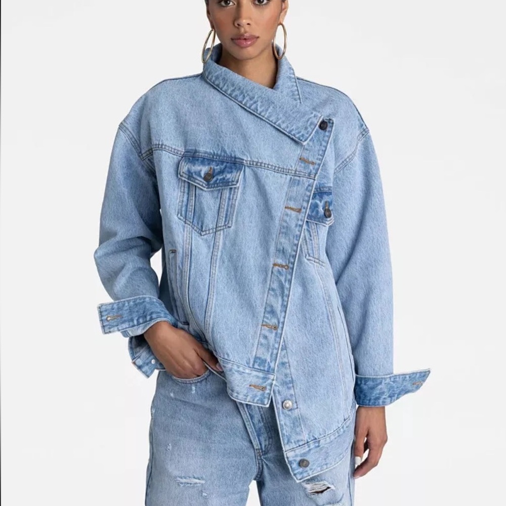 KBB by KAHLANA Women's 'The Denim Jacket' - Light Wash